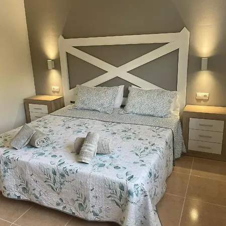 Casa Mari Y Jose Con Grandes Piscinas Y Wifi Gratis * קורלחו